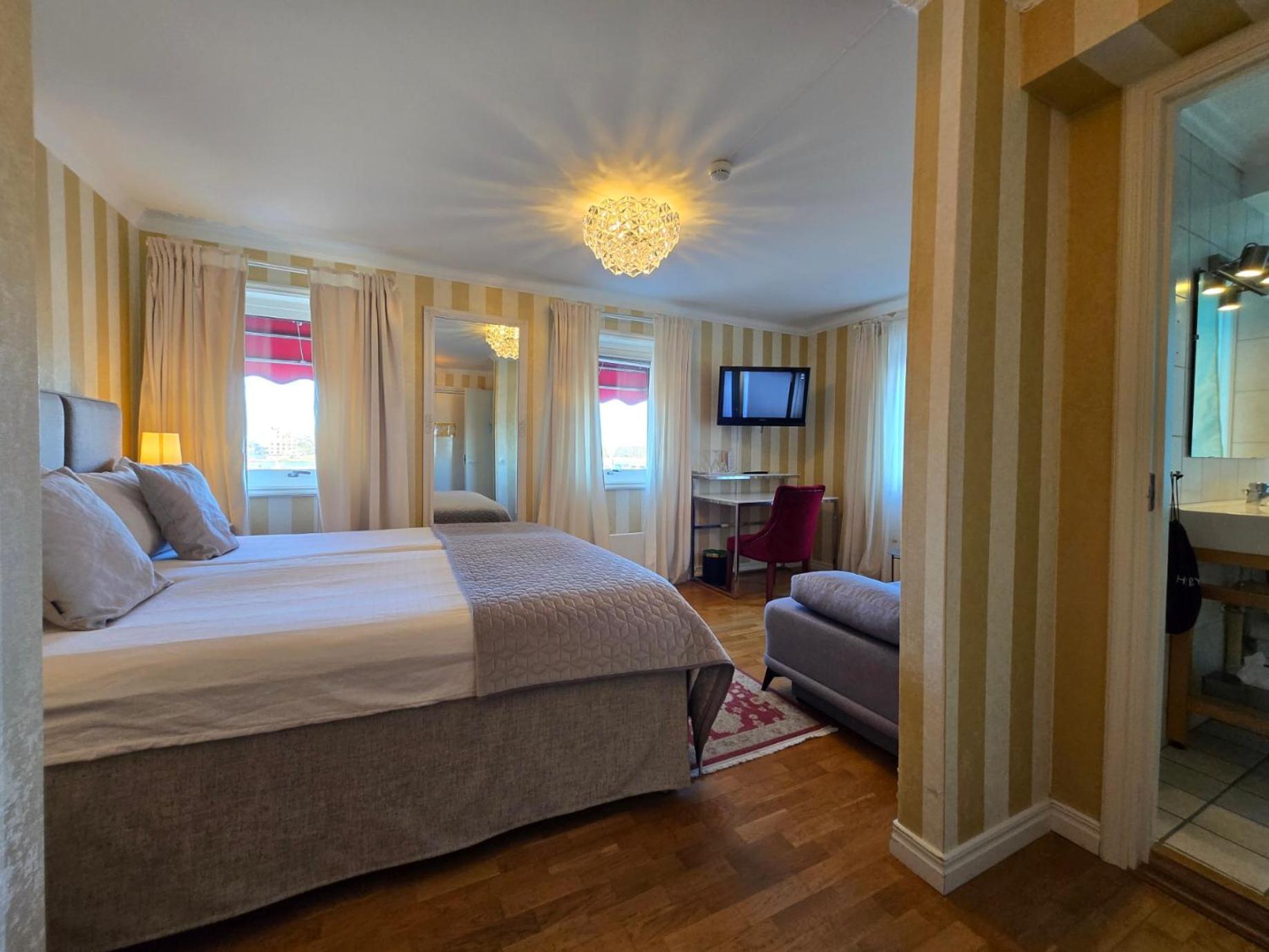 Vaenerport Lakefront Hotell Mariestad Exterior foto