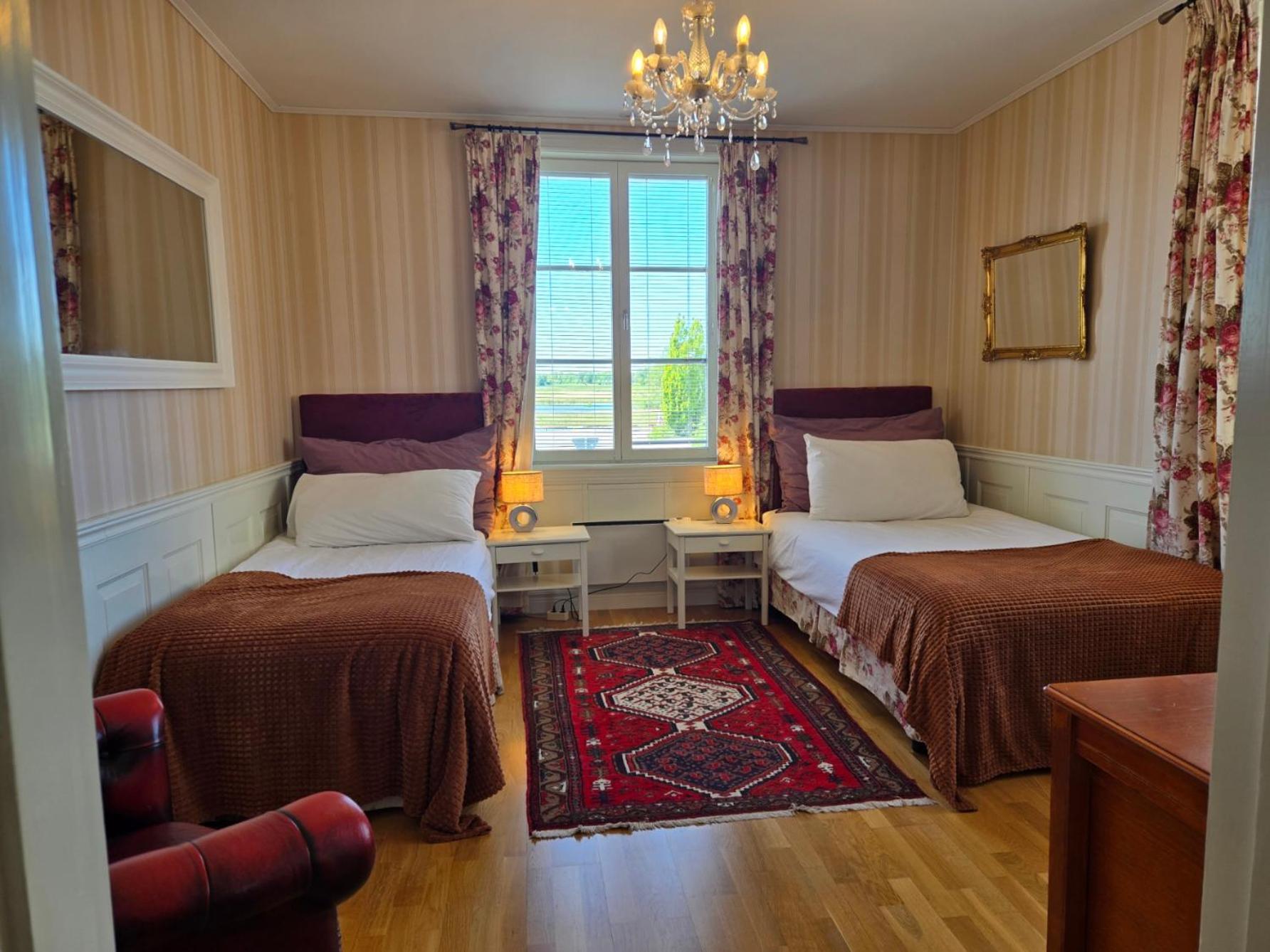 Vaenerport Lakefront Hotell Mariestad Exterior foto